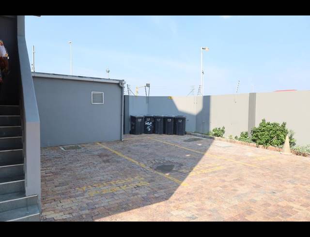 3 BEDROOM APARTMENT FOR SALE IN MUIZENBERG